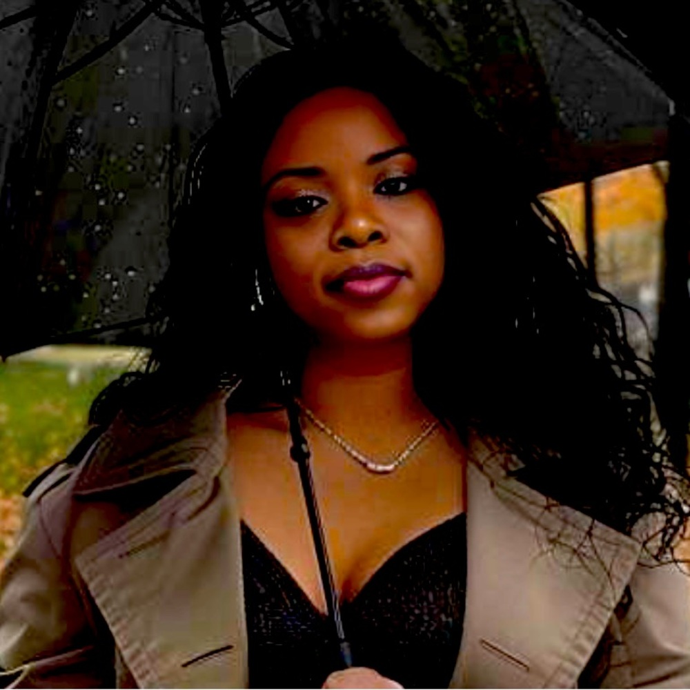 ✨ Meet your Posher, Synthia - Welcome to my closet! ✨
